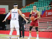 米乐网站 -包含欧篮联倒计时，山东男篮加时末段外线爆发，细节引发关注，气氛紧张，身体对抗强度拉满的词条