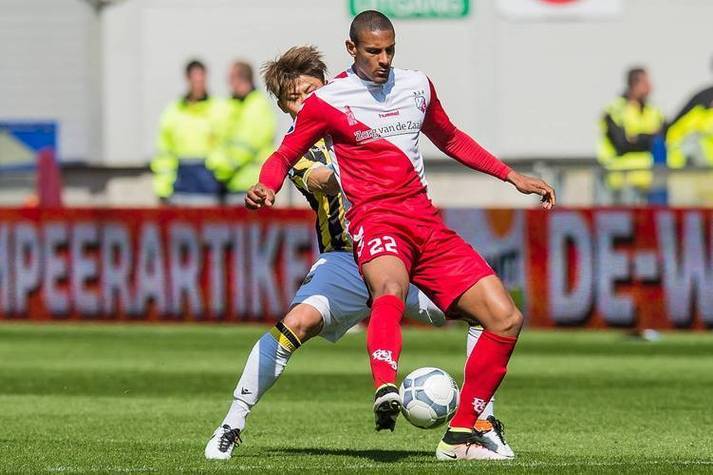 荷甲赛前再迎强敌，埃因霍温迎来里程碑，主帅态度——管理层满意，训练强度明显提升(埃因霍温青年队与阿贾克斯青年)