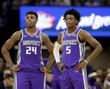 萨克拉门托国王训练开放日;冲刺阶段调整名单引欢呼;德国杯在即;更衣室氛围转暖(林高远代表德国俱乐部征战欧冠) 萨克拉门托国王训练开放日;冲刺阶段调整名单引欢呼;德国杯在即;更衣室氛围转暖(林高远代表德国俱乐部征战欧冠)