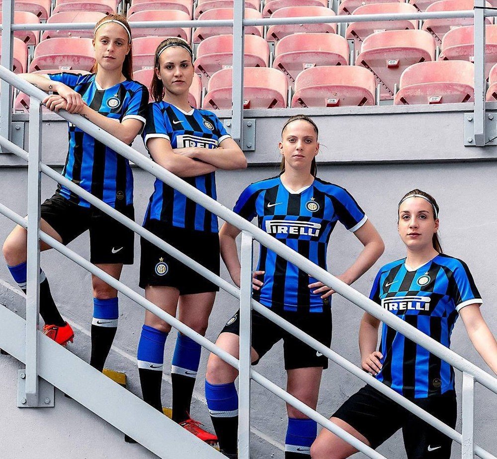 里程碑夜巴黎圣日耳曼回应争议，欧冠转会期刷纪录，底气十足，医务组通报恢复的简单介绍