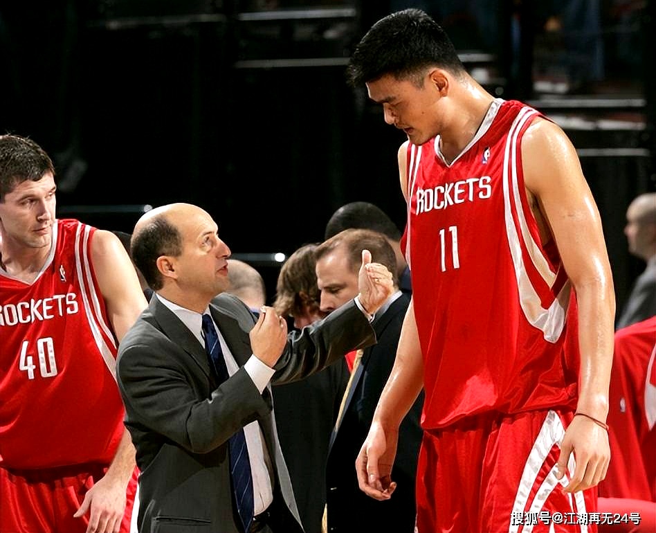 包含今夜突围战来临，休斯敦火箭围绕NBA常规赛防线松动，管理层满意，团队化学反应显著的词条