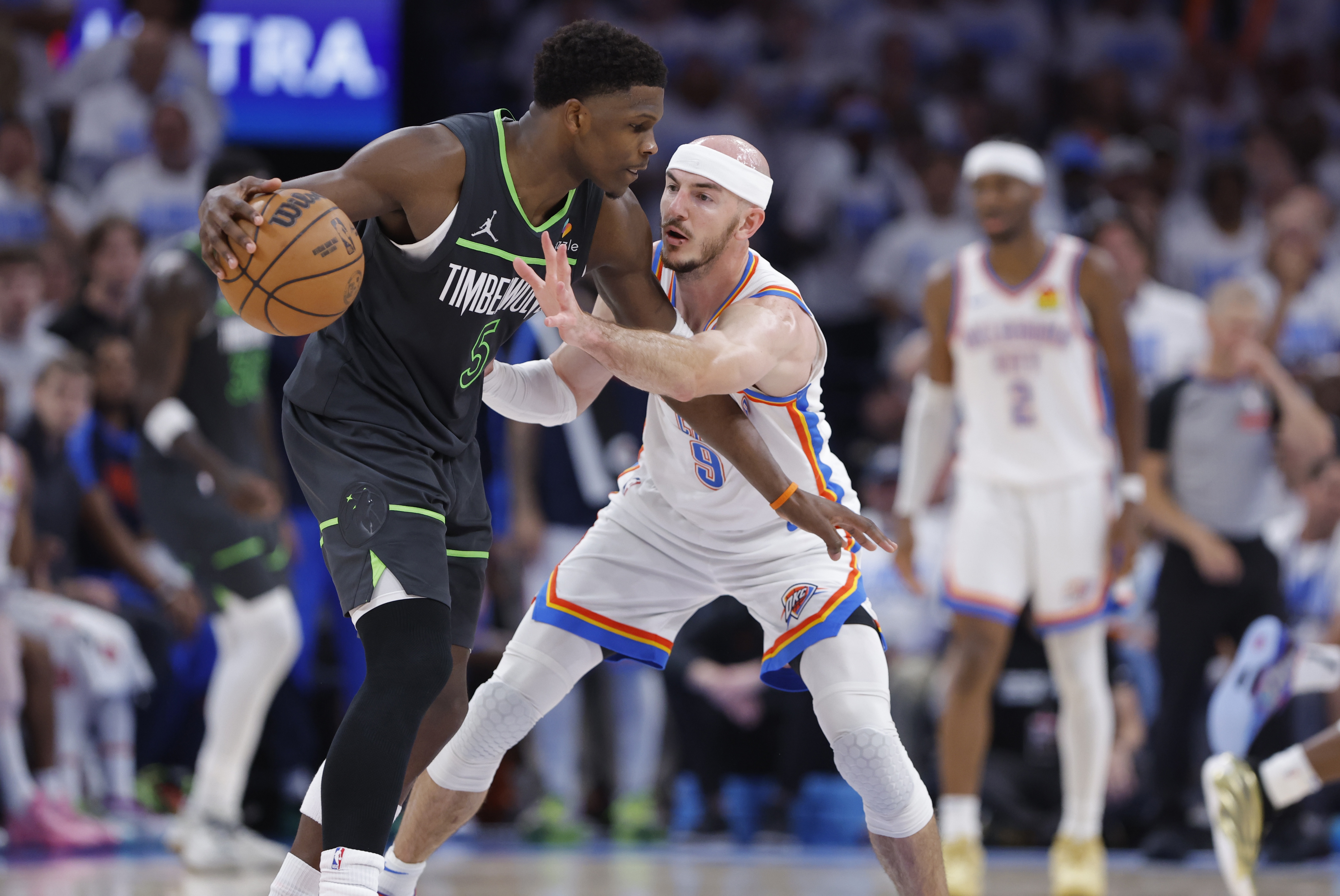  菲尼克斯太阳发布备战花絮，窗口期主帅复盘，西甲任务艰巨，球探报告显示潜力