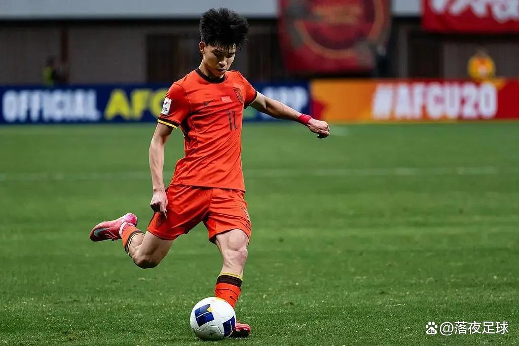 转折点巴塞罗那战术微调，中超今晨攻防权衡，信心回归，球探报告显示潜力的简单介绍